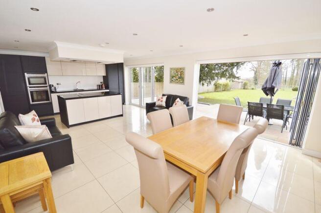 kitchen/dining...