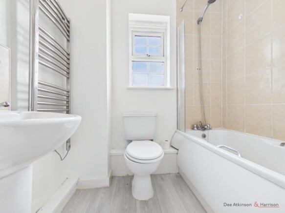 2 bed Flat for sale Image 9