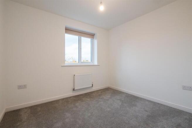 3 bed Semi-Detached to rent Image 7