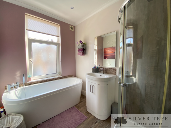 3 bed Terraced for sale Image 10