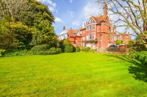 Flat 1, 4 Arden Mead, Staveley Road, Eastbourne BN20 7LH
