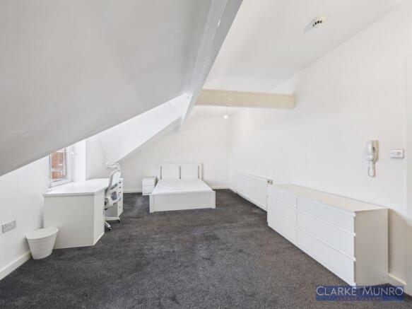 6 bed House Share to rent Image 5