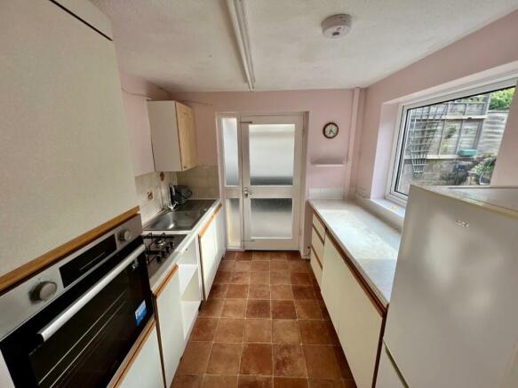 3 Chaucer Road - Kitchen..jpg