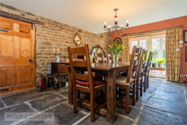 4 bed House for sale Image 12