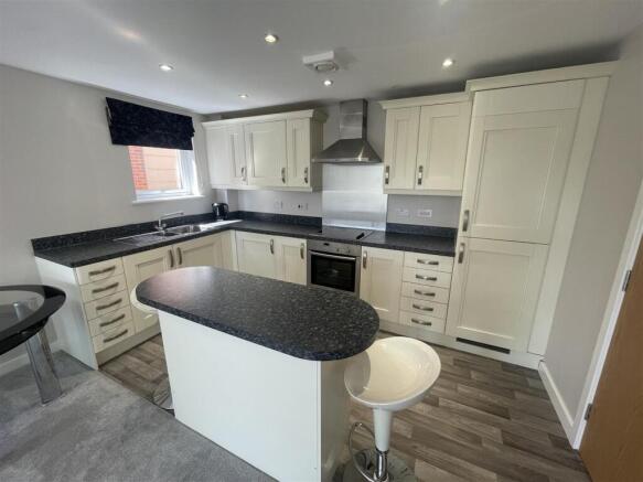 Lounge/Kitchen