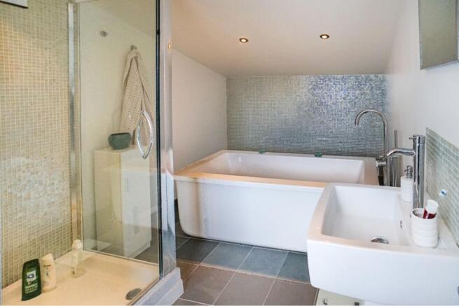 Master En-suite