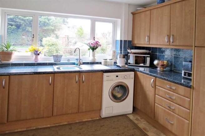 Kitchen: