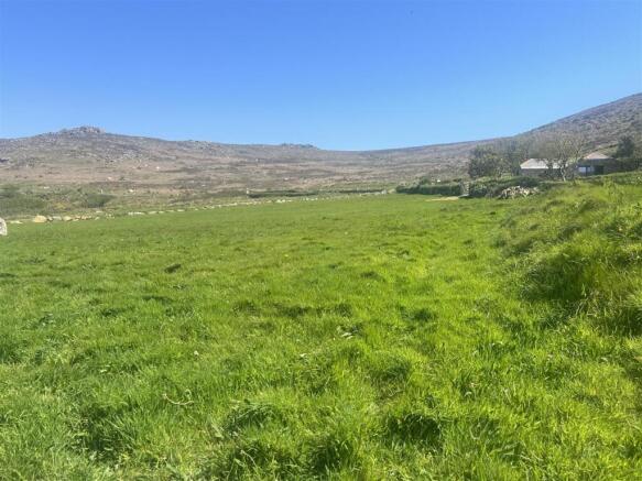 Garden, Land & Views