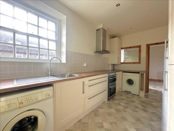 2 bed Flat for sale Image 4