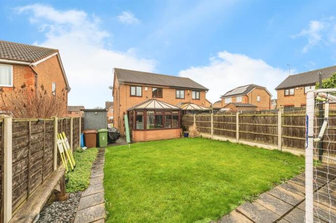 3 bed Semi-Detached for sale Image 12