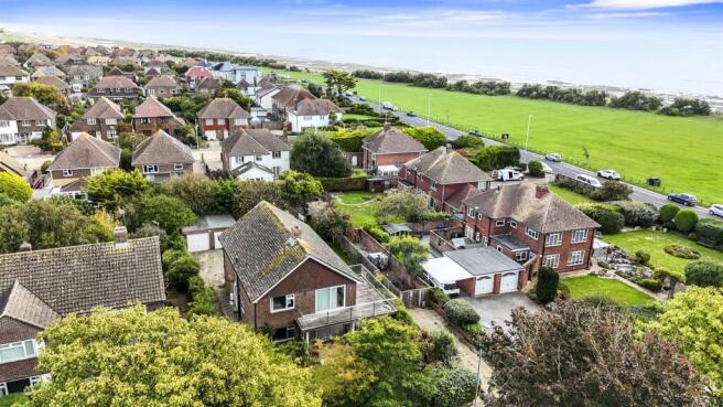 Aldsworth Avenue, 4 Drone shots_001.JPG