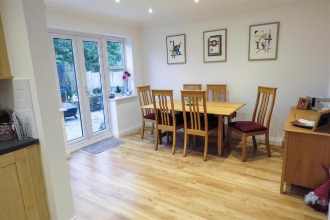 Dining Area.JPG