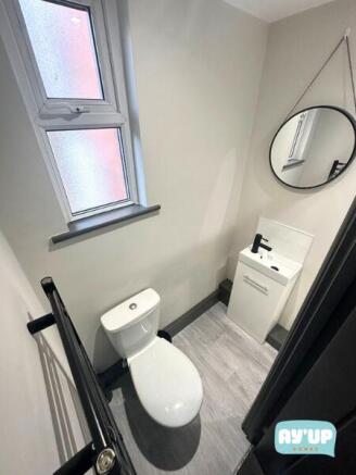 1 bed House Share to rent Image 5