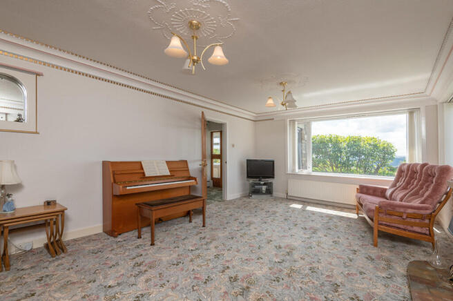 4 bed Detached for sale Image 8