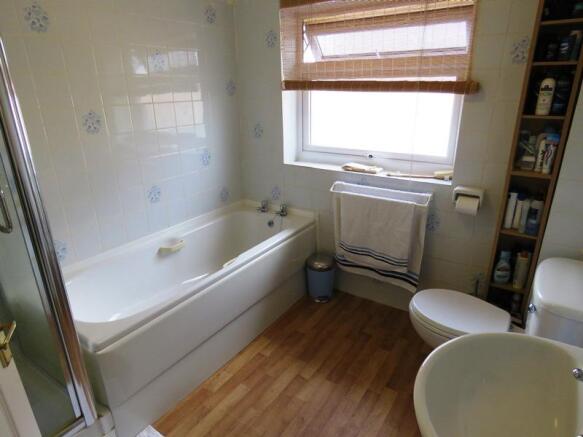 Bathroom.JPG