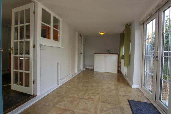 GARDEN ROOM