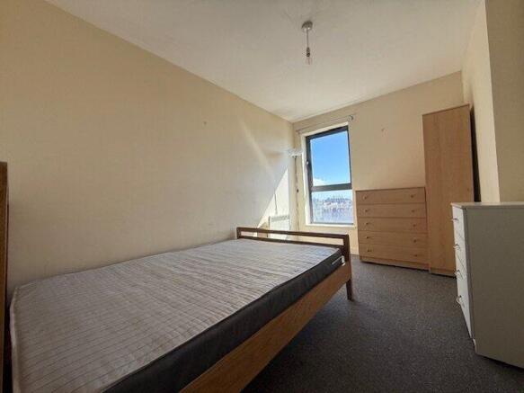 2 bed Flat to rent Image 6