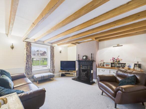 4 bed Detached for sale Image 11