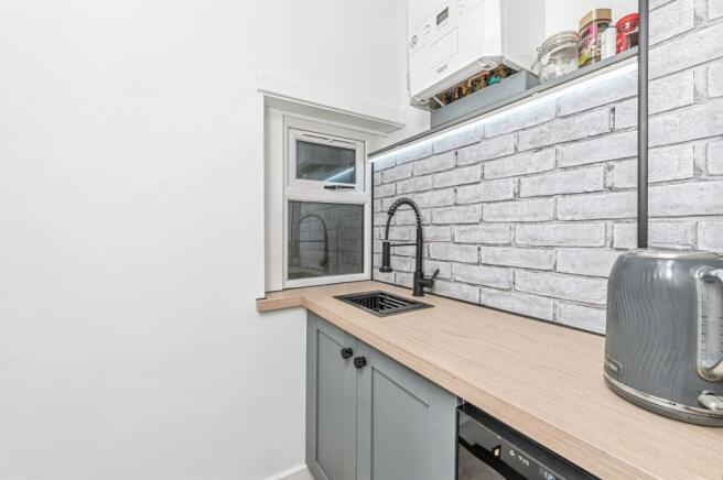 2 bed Terraced for sale Image 6