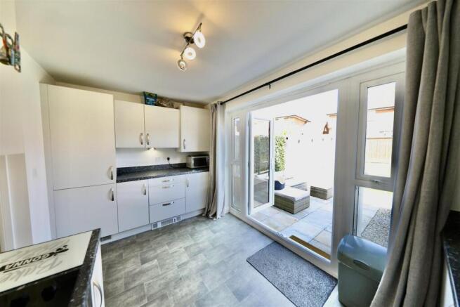 2 bed Terraced for sale Image 8