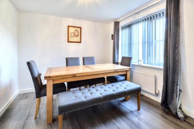 4 bed Detached for sale Image 8