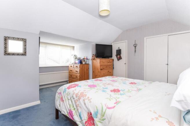 bedroom 1b