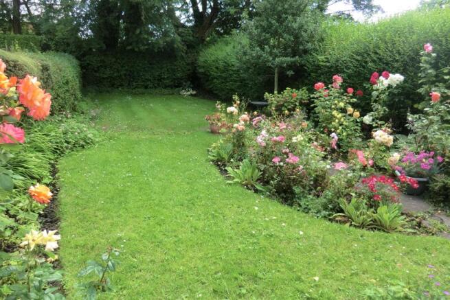 GARDEN.JPG