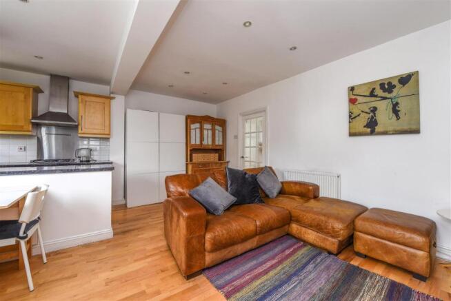 Living room 2.jpg
