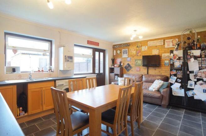 KITCHEN/DINER