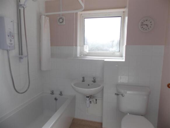 Bathroom.JPG