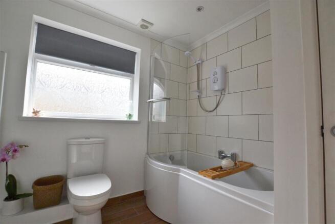 bathroom (2).jpg