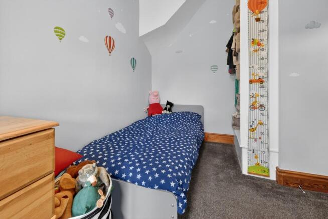 3 bed Terraced for sale Image 9