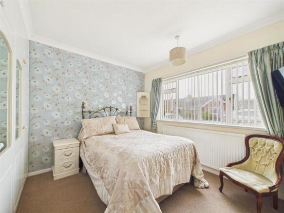 2 bed Semi-Detached Bungalow for sale Image 5