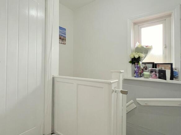 3 bed Semi-Detached for sale Image 11
