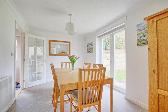 Dining room.jpg