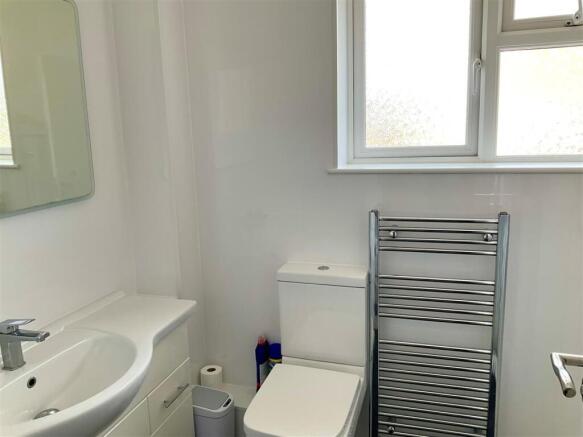 Shower Room pic2.jpg