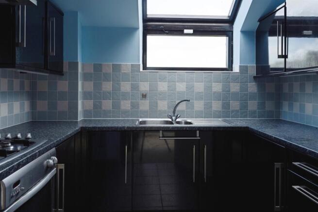 2 bed Flat for sale Image 11