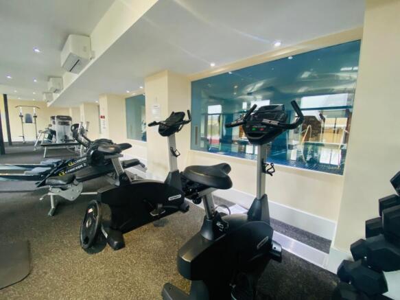 1 bed Ground Flat to rent Image 12