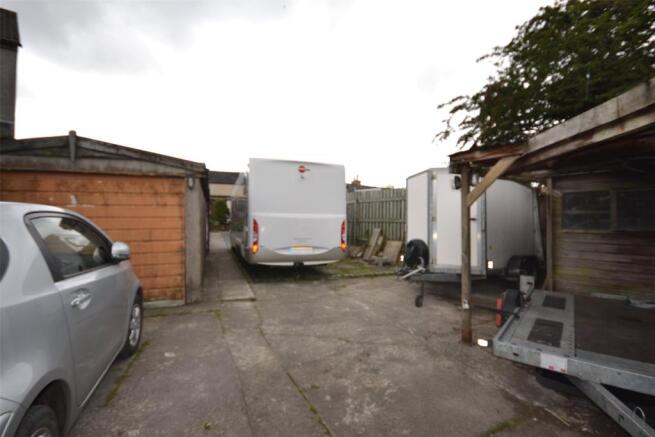 Garage & Parking
