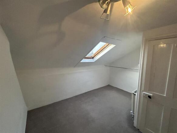 3 bed Terraced to rent Image 9