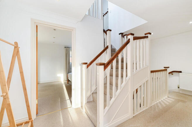 6 forge mews tn31...