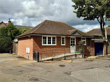 Bouverie Close, Barton On Sea, Hampshire, BH25