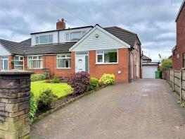 106, Broadway, Chadderton OL9 0AA