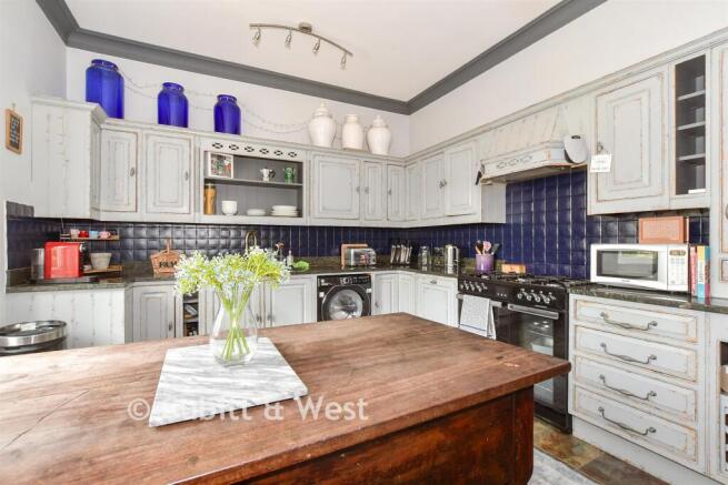 Kitchen/Breakfast Area