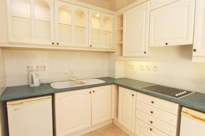 KITCHEN.JPG