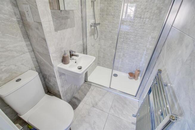 4 bed Detached for sale Image 10