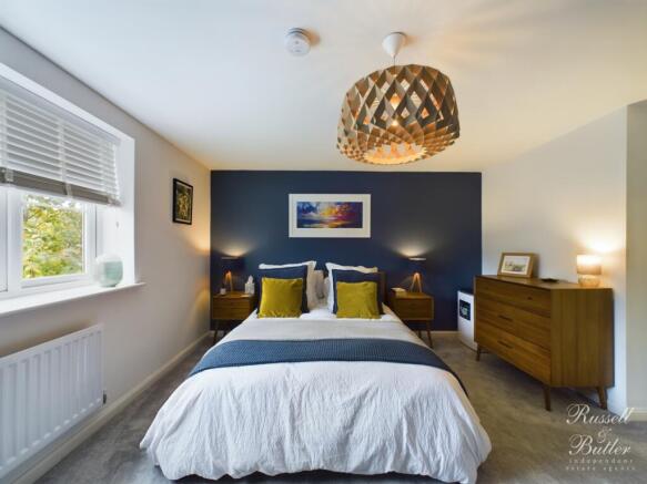 CAM01995G0-PR0209-STILL039