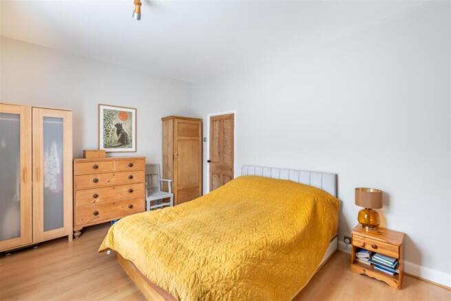 3 bed Terraced for sale Image 12