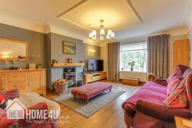 LOUNGE: