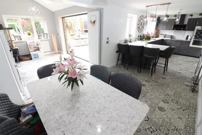 Kitchen/Dining Room